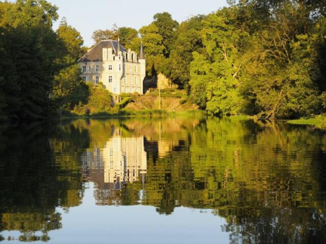 Chateau Des Loups - Les Cedres Bleus Echire Dış mekan fotoğraf