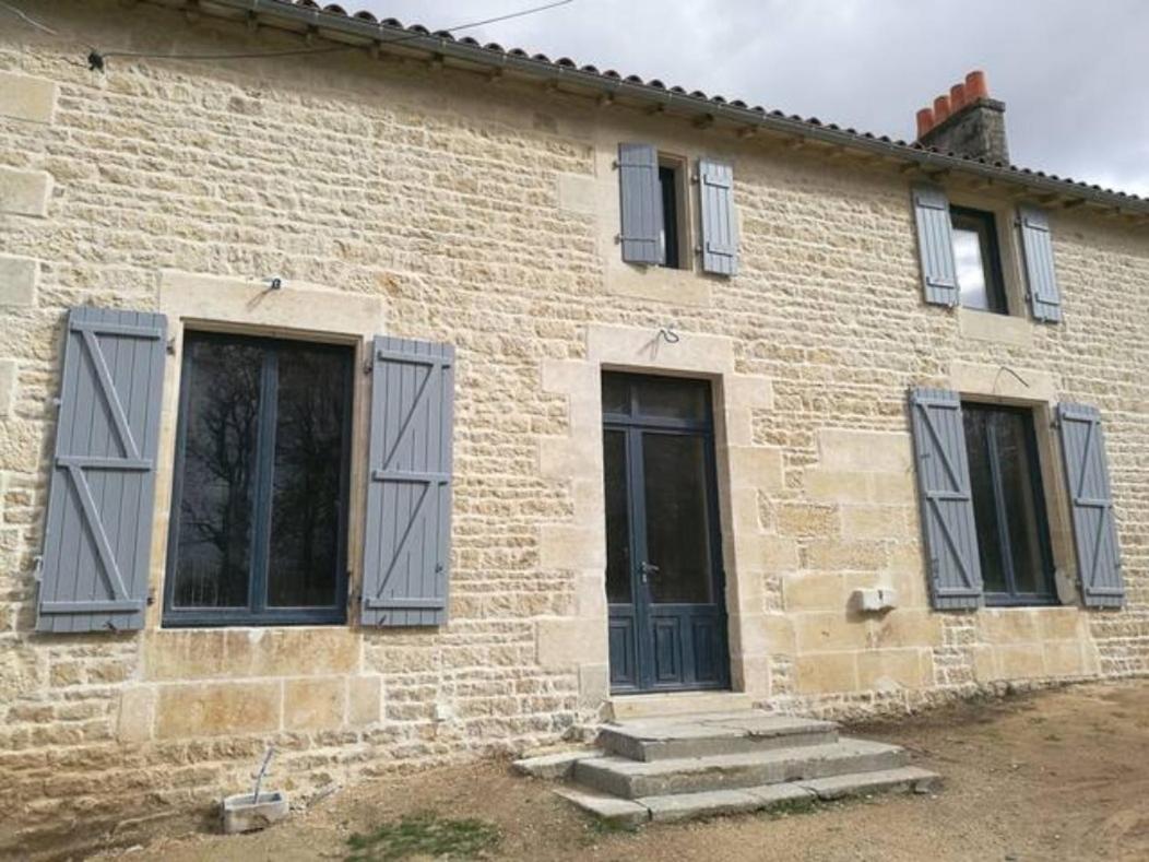 Chateau Des Loups - Les Cedres Bleus Echire Dış mekan fotoğraf