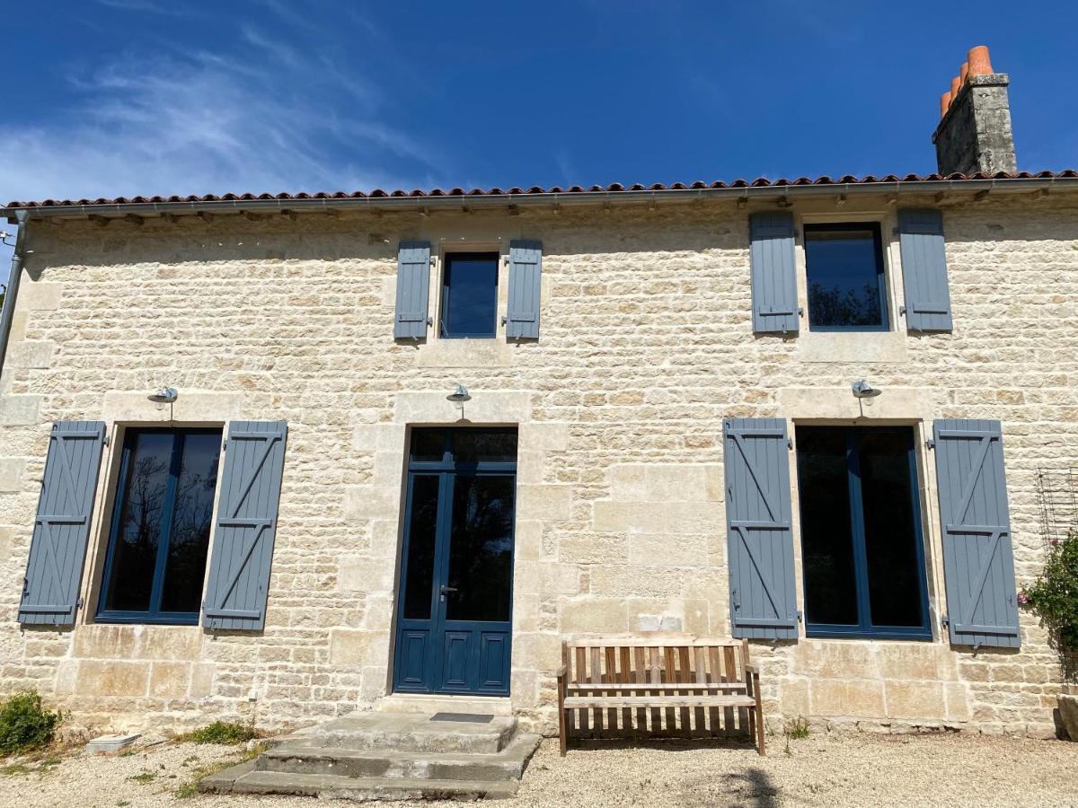 Chateau Des Loups - Les Cedres Bleus Echire Dış mekan fotoğraf